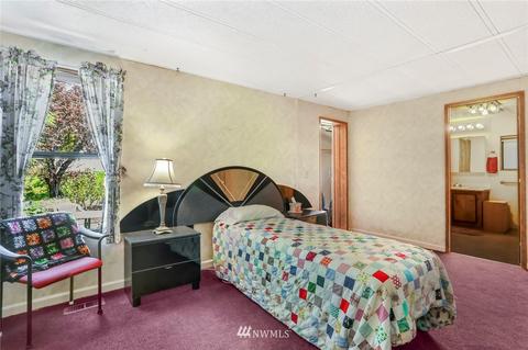 23717 Lake Dr E, Bothell, WA 98021 photo 17
