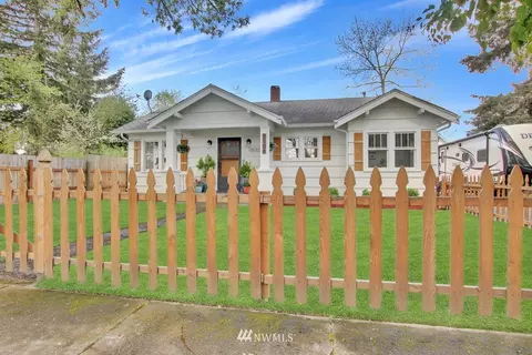 1108 Sumner Ave, Sumner, WA 98390 photo 2