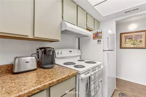 9517 NE 180th St #B104, Bothell, WA 98011 photo 11