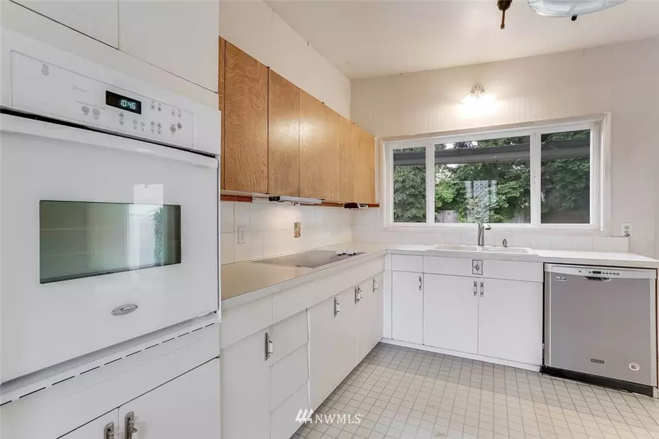  231 165th Ave SE, Bellevue, WA 98008 photo 12