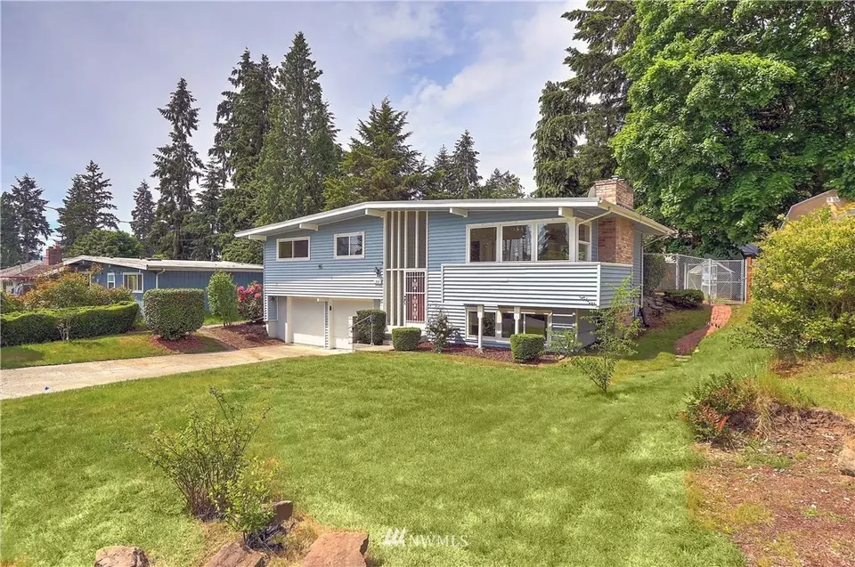  231 165th Ave SE, Bellevue, WA 98008 photo 2