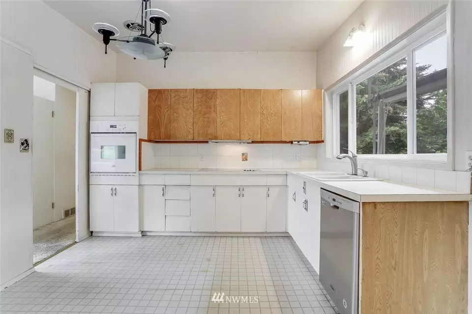  231 165th Ave SE, Bellevue, WA 98008 photo 9