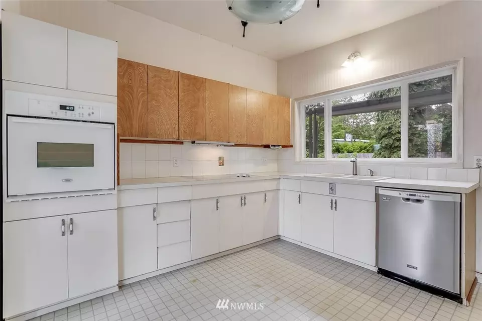  231 165th Ave SE, Bellevue, WA 98008 photo 10