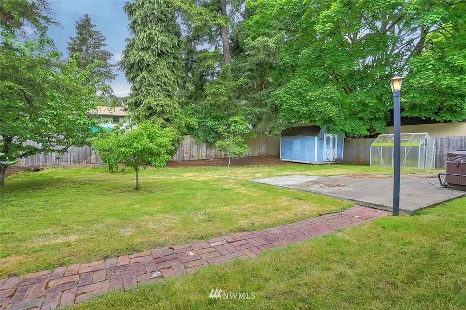  231 165th Ave SE, Bellevue, WA 98008 photo 21