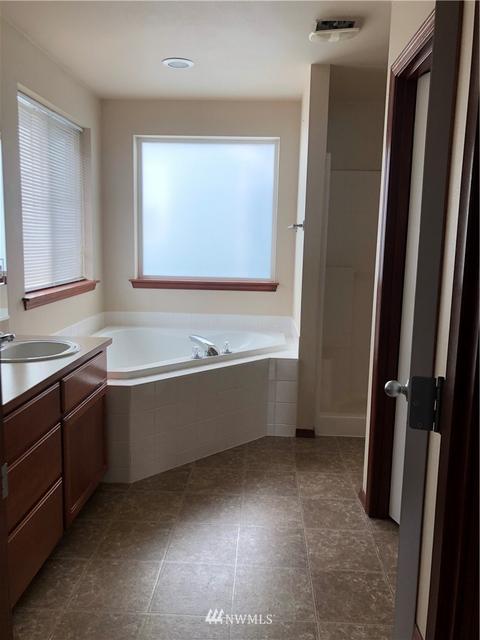 216 Phoenix Ave SW, Orting, WA 98360 photo 8