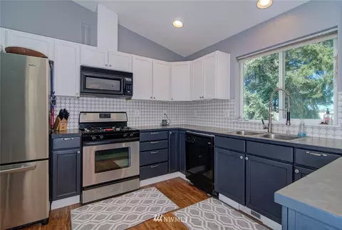 1215 E Casino Rd, Everett, WA 98203 photo 3