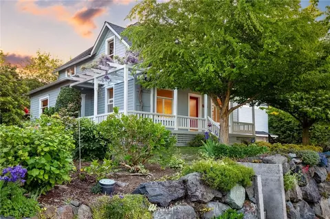 518 6th Ave S, Edmonds, WA 98020 photo 1