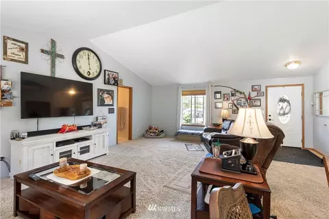 15425 148th Avenue Ct E, Orting, WA 98360 photo 9