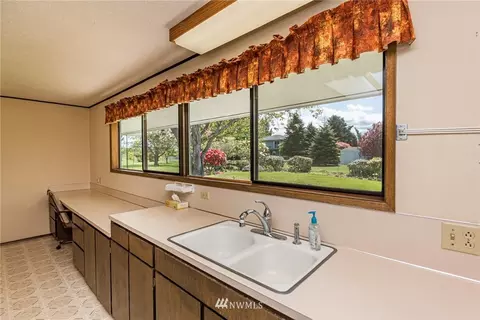 820 Thornton Dr, Sequim, WA 98382 photo 9