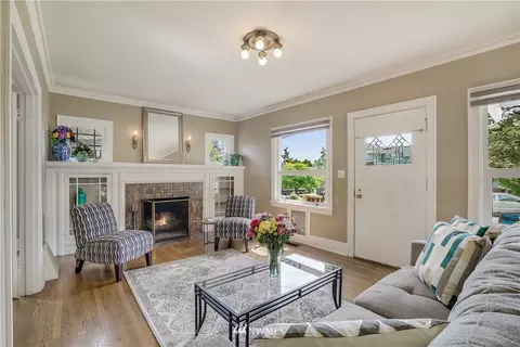 548 N 68th St, Seattle, WA 98103 photo 2