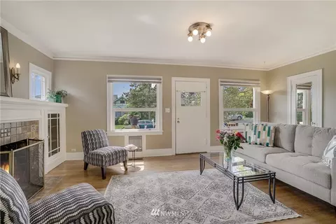 548 N 68th St, Seattle, WA 98103 photo 3