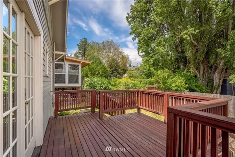 548 N 68th St, Seattle, WA 98103 photo 18