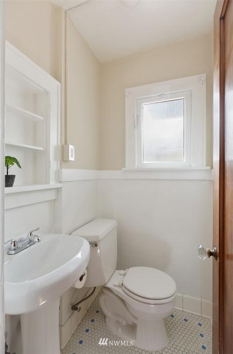 818 23rd Ave E, Seattle, WA 98112 photo 23