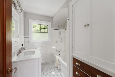 818 23rd Ave E, Seattle, WA 98112 photo 22
