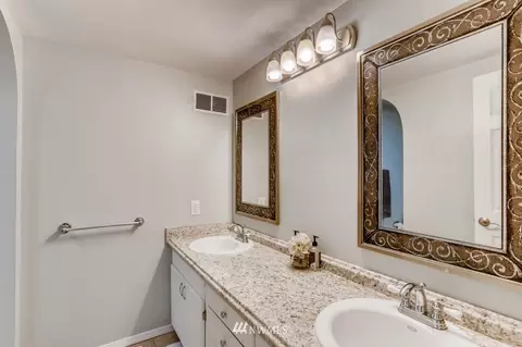 15805 Cascadian Way, Bothell, WA 98012 photo 13