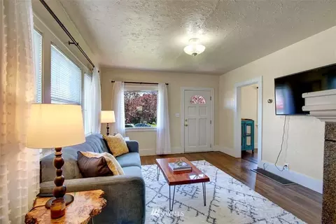 1404 Oakes Ave, Everett, WA 98201 photo 3