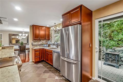 10715 Beardslee Pl, Bothell, WA 98011 photo 4