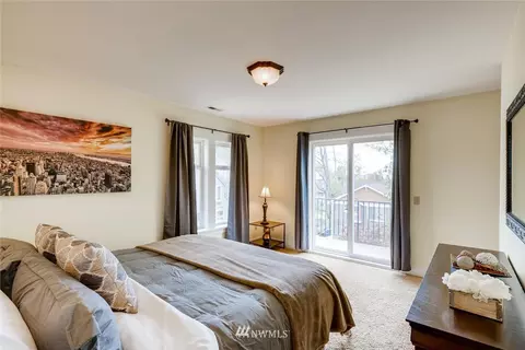 1709 E Marion St, Seattle, WA 98122 photo 17