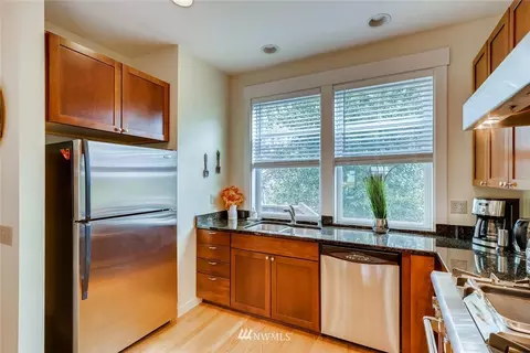 1709 E Marion St, Seattle, WA 98122 photo 14