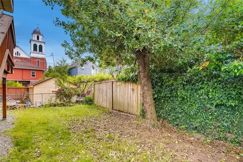 1709 E Marion St, Seattle, WA 98122 photo 32