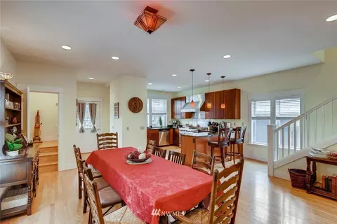 1709 E Marion St, Seattle, WA 98122 photo 11
