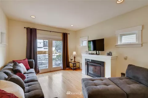 1709 E Marion St, Seattle, WA 98122 photo 6