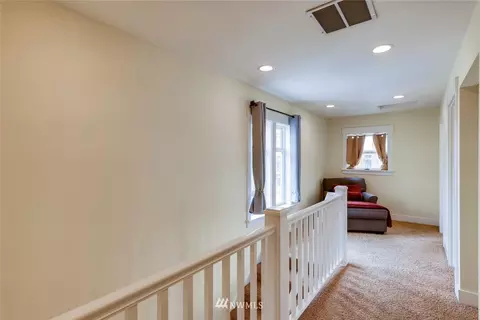 1709 E Marion St, Seattle, WA 98122 photo 25
