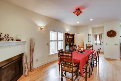 1709 E Marion St, Seattle, WA 98122 photo 10