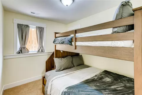 1709 E Marion St, Seattle, WA 98122 photo 29