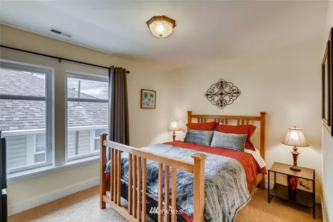 1709 E Marion St, Seattle, WA 98122 photo 23