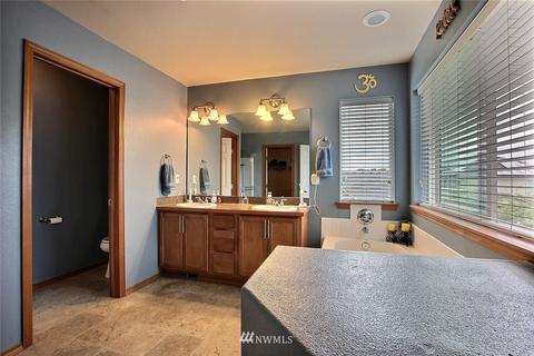 207 Johns St NE, Orting, WA 98360 photo 17