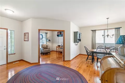 107 Burr St NE, Orting, WA 98360 photo 4