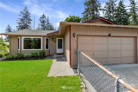 17320 17th Avenue Ct E, Spanaway, WA 98387 photo 2