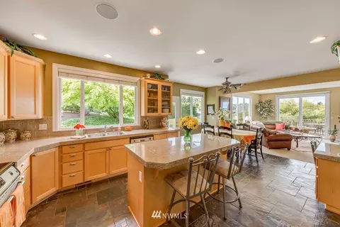 3210 Wave Dr, Everett, WA 98203 photo 4