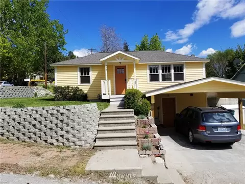 622 N Cedar St, Chelan, WA 98816 photo 1