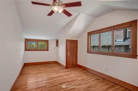 4516 Bagley Ave N, Seattle, WA 98103 photo 9
