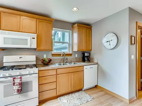 425 46th St SE, Everett, WA 98203 photo 3