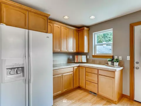 425 46th St SE, Everett, WA 98203 photo 4
