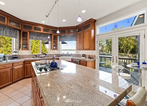 5550 E Grapeview Loop, Allyn, WA 98524 photo 7