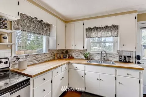 5501 Rockefeller Ave, Everett, WA 98203 photo 10