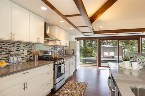 2602 Taylor Dr, Everett, WA 98203 photo 4