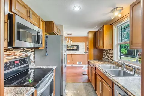 709 204th St SE, Bothell, WA 98012 photo 6