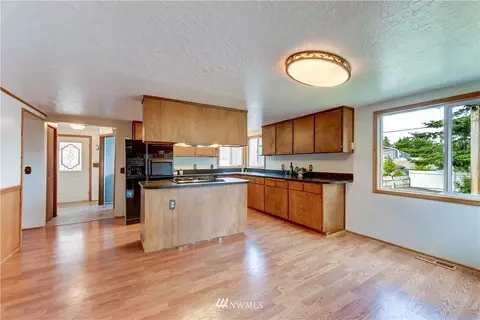 1225 E Casino Rd, Everett, WA 98203 photo 6