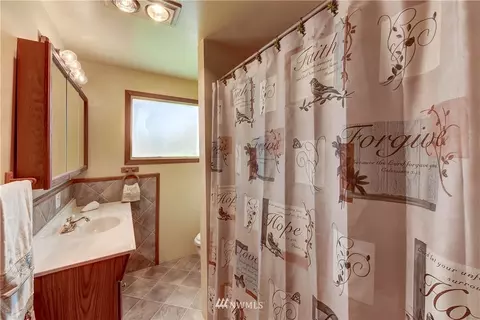 1225 E Casino Rd, Everett, WA 98203 photo 9