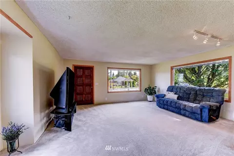 1225 E Casino Rd, Everett, WA 98203 photo 4