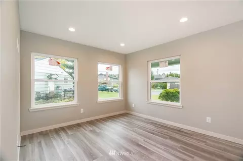 702 Myrtine St, Enumclaw, WA 98022 photo 7