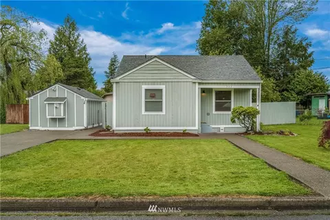 702 Myrtine St, Enumclaw, WA 98022 photo 1