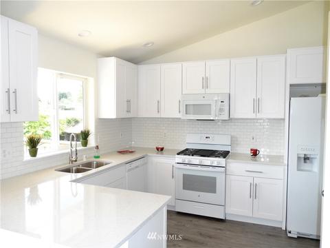 9706 Sharon Dr, Everett, WA 98204 photo 4