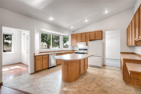 21602 43rd Avenue Ct E, Spanaway, WA 98387 photo 4