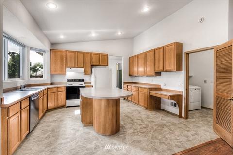 21602 43rd Avenue Ct E, Spanaway, WA 98387 photo 3
